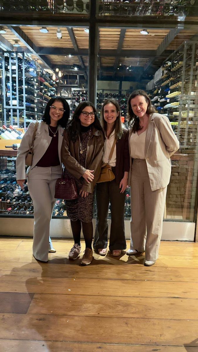 AinhoaMada's tweet photo. Fantastic time in Brazil at the #EVA group annual meeting! 
Honored to speak on the latest developments in endometrial cancer
&amp; Connect with many brilliant colleagues dedicated to advancing gynecologic oncology globally 🇧🇷✨
@angelica_onco https://t.co/e24NQ91HBx