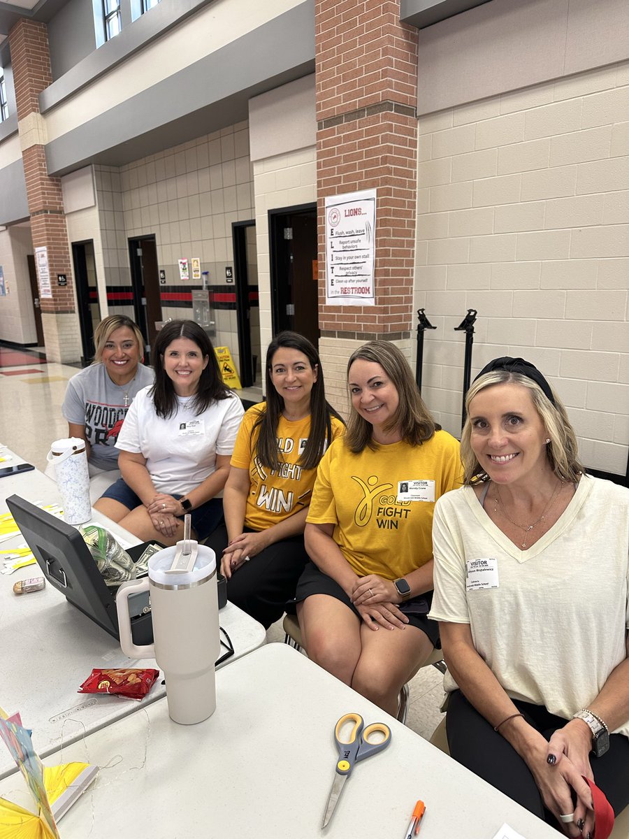 HumbleISD_WMS's tweet photo. Special thanks to our amazing and hard working @WoodcreekPTO for making Fridays Gold, Fight, Win pep rally and 6-7 grade dance a huge success. We are so appreciative of all you do! 
#BeEliteWMS https://t.co/wp4eLwac4Q