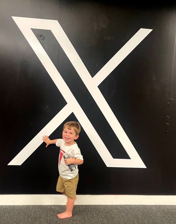 kekius_maxim163's tweet photo. Elon Musk is asking: “Do you like little X?” ❤️ https://t.co/NamlYZWIlh