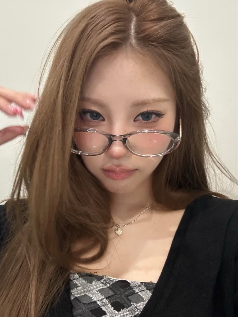 eoseowaebwara's tweet photo. 자알자아🌚 https://t.co/lsqOBCvbg4