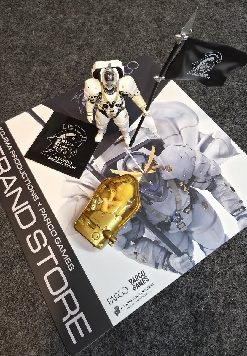 WORKMANSHIP_JP's tweet photo. 心斎橋パルコでやってる @KojiPro2015 のSTRAND STOREに行ってきた。
カプセルトイとBBPODのフィギュアしか買ってないけど、パルコ会員のクーポンのクーポンでマウスパッドもらえるよ。 https://t.co/y7mfg0m7vp