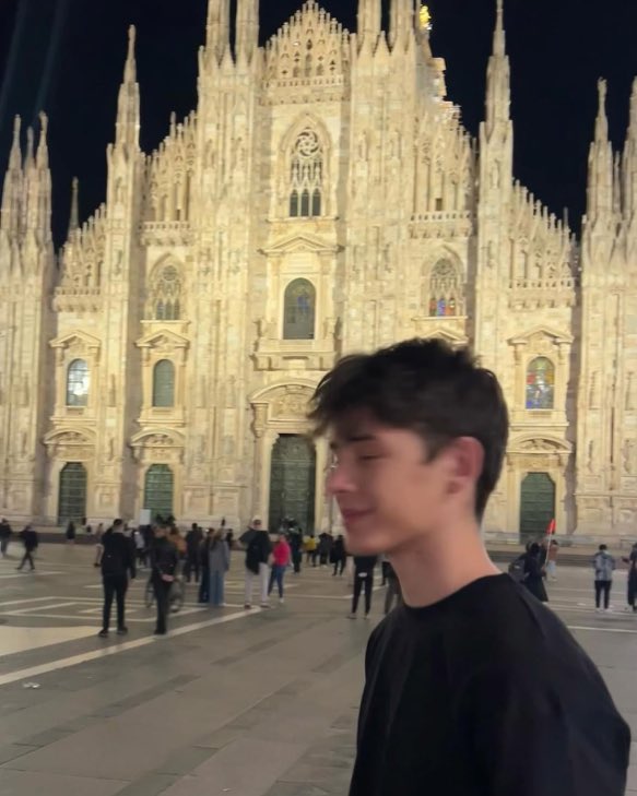 crush_girrl's tweet photo. ergen milan önder sizlerle

#MilansDay https://t.co/22GTM966Ri