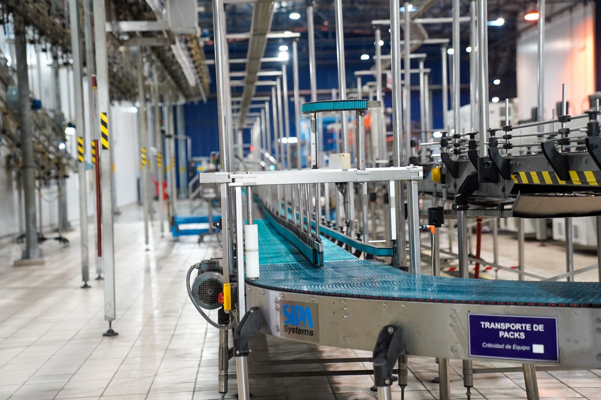 claudiopolich's tweet photo. Visité la planta de Cervecería y Maltería Quilmes para conocer su trabajo y compromiso con el ambiente. Reducir la huella de carbono, cuidar el agua y promover la economía circular también es construir una Corrientes más sustentable, con producción y empleo. #LaCiudadQueQueremos https://t.co/TQs1cxWqG7