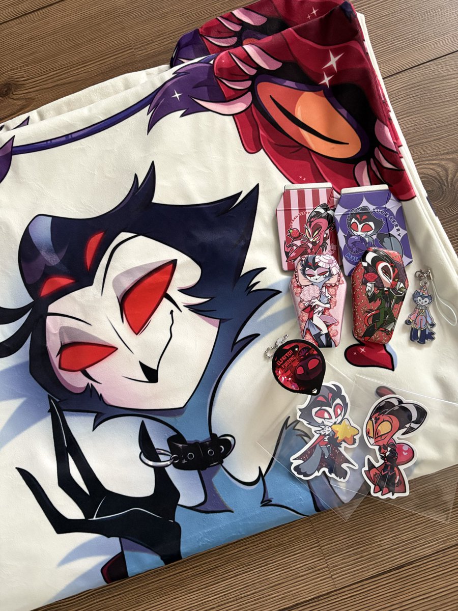 gothic_darling_'s tweet photo. My ACGGoods order finally arrived!✨ Everything looks amazing.💜
Thank you to @OneHelluvaTiny @DojoLoachz @AskR_stbl &amp; @ritsuuwu26 💞
#HelluvaBoss‌ https://t.co/uCkQz2BPYw