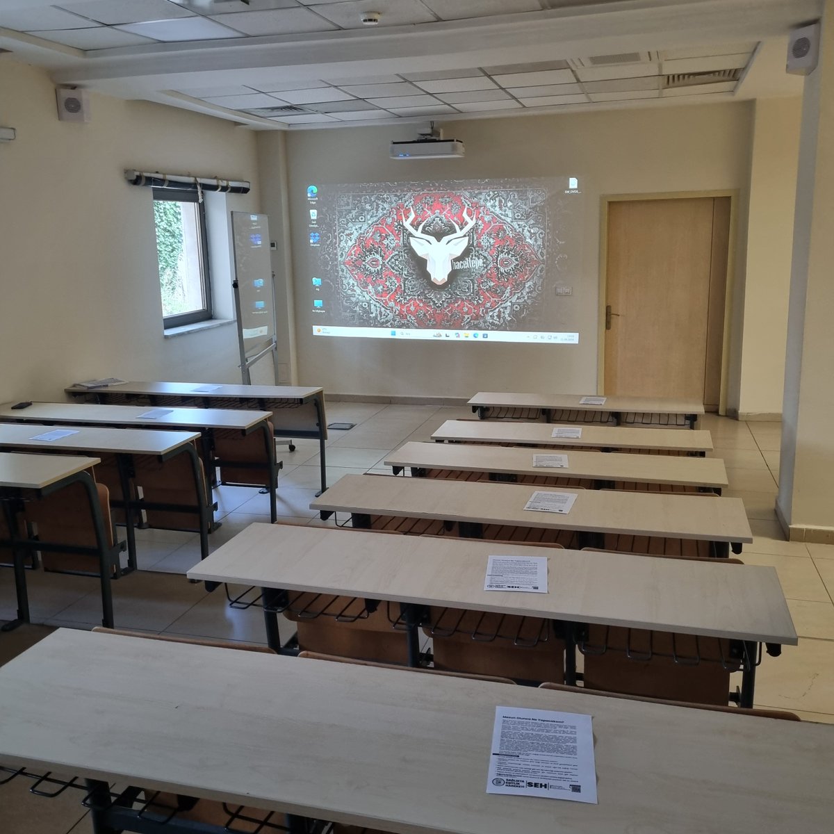 esitsaglik's tweet photo. Mezun olunca ne yapacaksın?

Sağlıkta Eşitlik Hareketi olarak atanamayan ve özel sektörde güvencesiz koşullarda çalışan diş hekimlerini birlikte mücadele etmeye çağırıyoruz! https://t.co/Pqm0zS363v