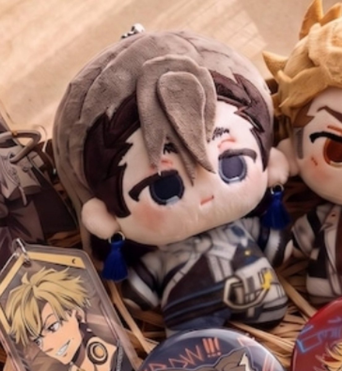 lovdboy's tweet photo. guess  who's  mom  bought  him  a  zanka  plush   😳😳😳 https://t.co/LcWc5q0B85