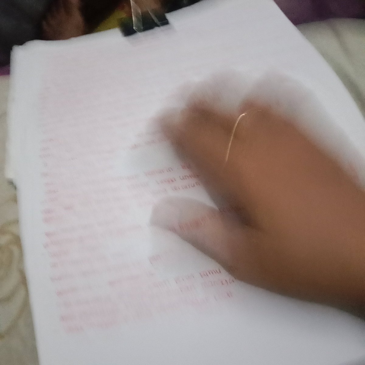 ErisArchive_'s tweet photo. Sedang menulis yang harus ditulis, sesudah ditulis, dan sesudah di eksekusi langsung buwang, karena kalo ketemu si mama bisa bisa dihajar aku😊🤏 https://t.co/VXs8EQ7Akq