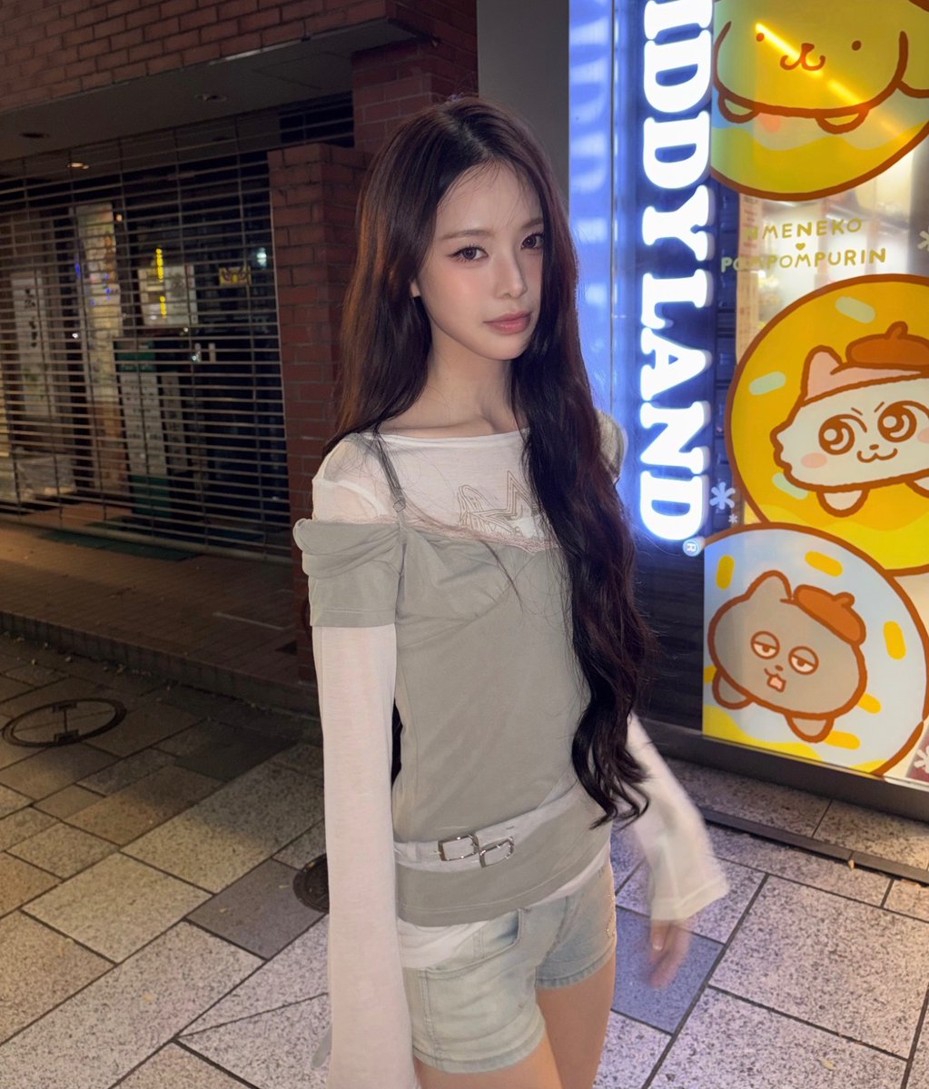 mogo0mogo's tweet photo. ★ 260921 izna バンジミン 着用
👕 GILAARCHIVE
STAR WING SHEER LONG SLEEVE_WH
👕 2000ARCHIVES
REYA LACE TOP (4 COLORS)
👖 GILAARCHIVE
g SIMBOL HOTFIX DENIM SHORTS_LIGHT BLUE
https://t.co/iA1oepok6i
#izna #バンジミン #이즈나 #방지민 #BANJIMIN #GILAARCHIVE #2000ARCHIVES #izna_outfit #ソンミンス