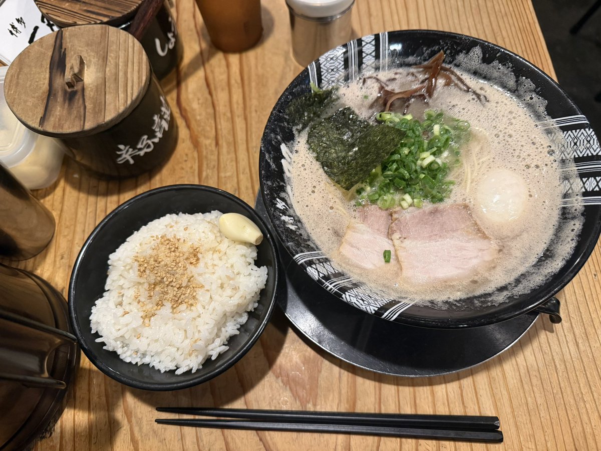 sou_oyc's tweet photo. 福岡着 「ラーメン 博多一双 祇園店」 https://t.co/ooGdB61WIU