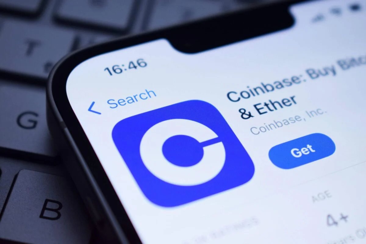 realcoincentral's tweet photo. Coinbase $COIN jumped about 6% Monday as Bitcoin moved above $85,000 and the company launched IPO access for U.S. retail customers. Oura is the first deal available through the new feature 📈 https://t.co/crmw9Vviof