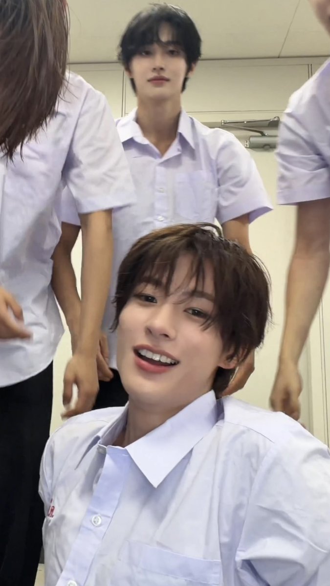 nenbrachio's tweet photo. .. 😕 .. . แล้วเมื่อไหร่บอลจะบอกชอบแอน . . จนจะจบมอปลายแล้ว เขาไม่รู้หรอกนะ เป็นถึงนักวิ่ง จีบเด็กศิลปอิ้งแค่นี้ไม่เห็นยากเลย ตาบ๊อง ! มองอยู่ได้ https://t.co/IptS3yDgAK