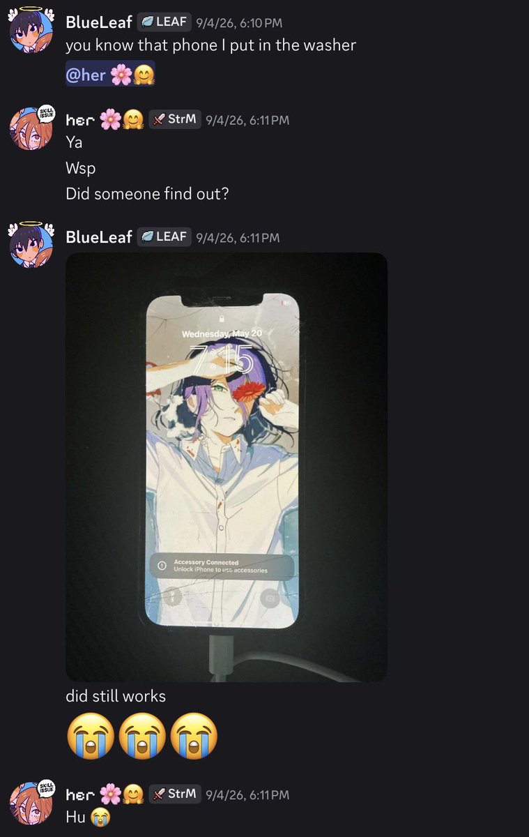 NotBlueLeaf_'s tweet photo. update how the fuck did this shit survive bro https://t.co/8DtHrUAtyk