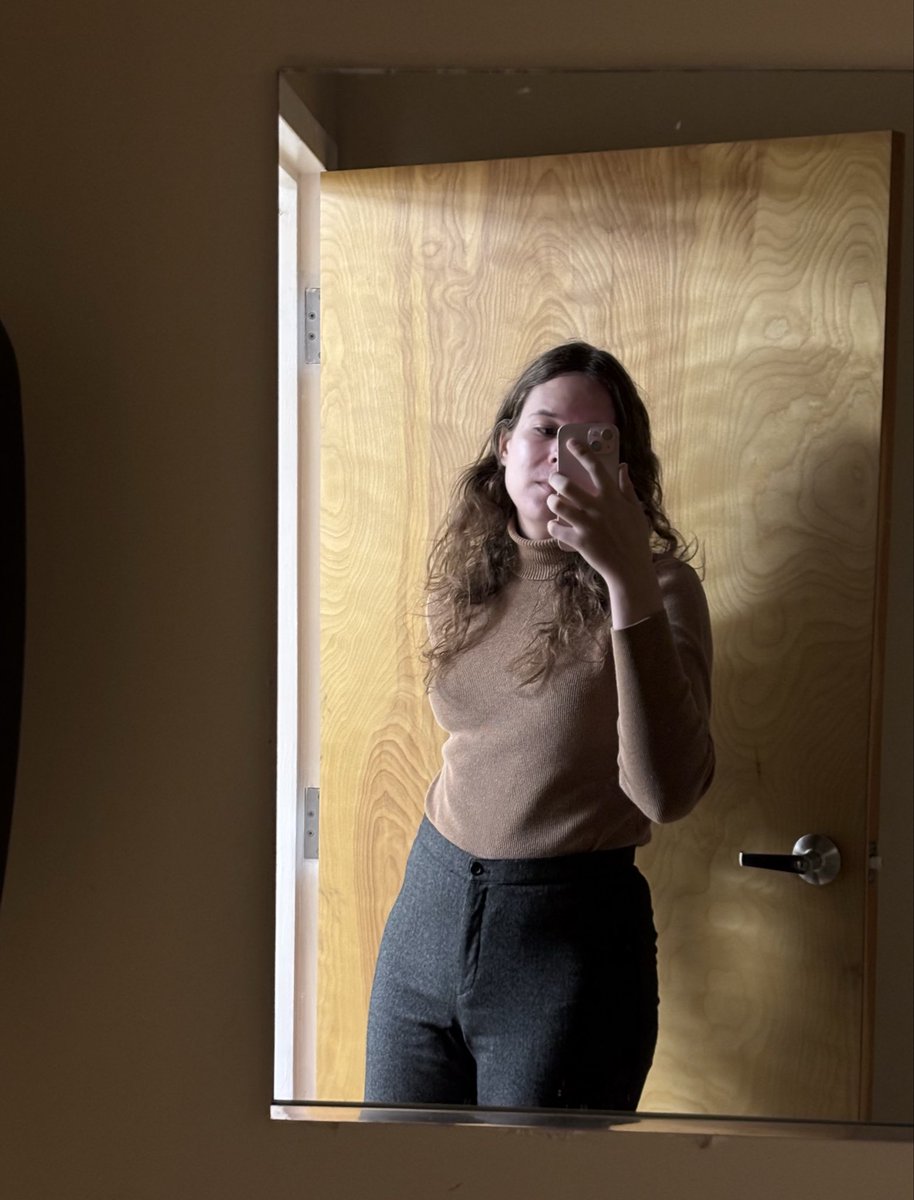 nwolf1010's tweet photo. Monday morning office bathroom selfie for y’all <3 https://t.co/muMiJlMwaZ