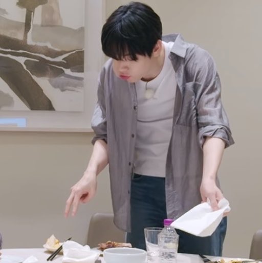 henshyoku186cm's tweet photo. 「僕のご飯食べんといてくださいよ」史上1番説得力がある頬っぺたご覧ください https://t.co/KwF3JRY7QP