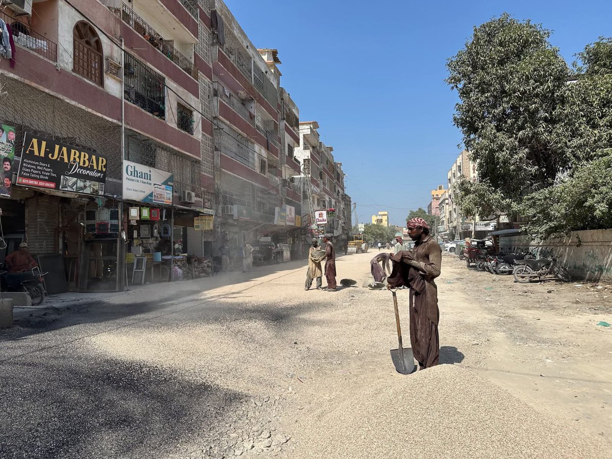 HasnainDawood97's tweet photo. Through the efforts of Mayor Hyderabad @KashifShoroPPP , CC flooring work is progressing in #PS63 Union Council 122 under the supervision of PPP leader @humia_naqvi . The work aims to improve local streets and provide residents with durable access. #HMCWork https://t.co/xGqoVdpx2m