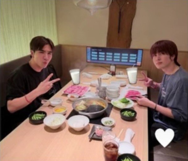 ppe2003perth's tweet photo. OSAKA 🖤🤍

IGS looneystoonzz

PERTHSANTA NIHON ICHINICHI

#PerthSantaXFanday33inOSAKA
#PerthSanta #เพิร์ธแซนต้า https://t.co/A5OaY3mYos