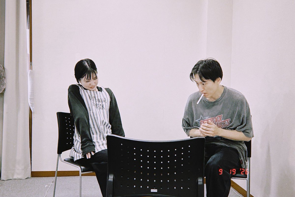 Kotaro_Sumi's tweet photo. #ひとレール

集中稽古1日目。
今日からスタジオに移動して、仮組みのセットで稽古です。
初のABとも全キャスト揃っての稽古でした。
広くて、居心地が良い素敵な稽古場です。

早速AB班両方とも通しました。
より多くの人に観てほしい。ぜひお待ちしてます

チケットのご予約はこちらから
https://t.co/v0YZFchzrX
お祝い札はこちらから
https://t.co/BlgayJvx4g