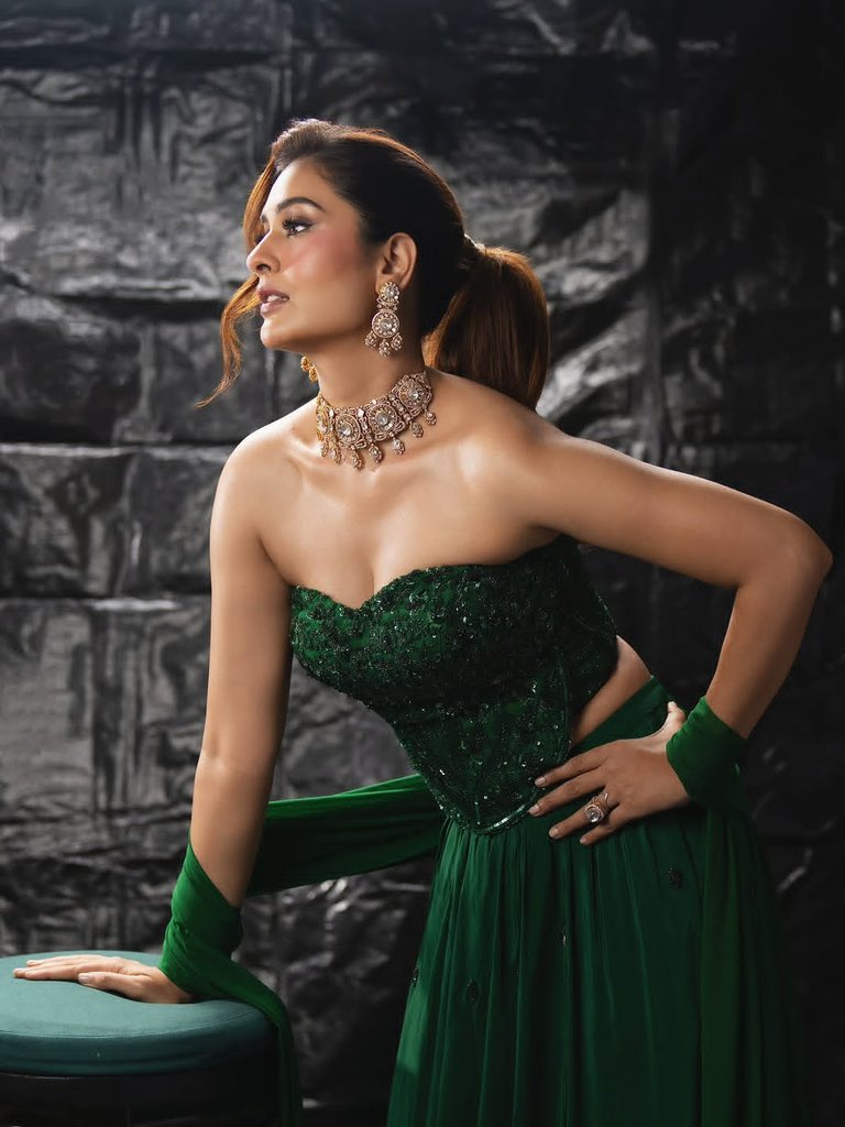 ursniresh's tweet photo. Payal Rajput Looking Absolutely Stunning
#Payal #PayalRajput @starlingpayal https://t.co/JifBSXLSpO