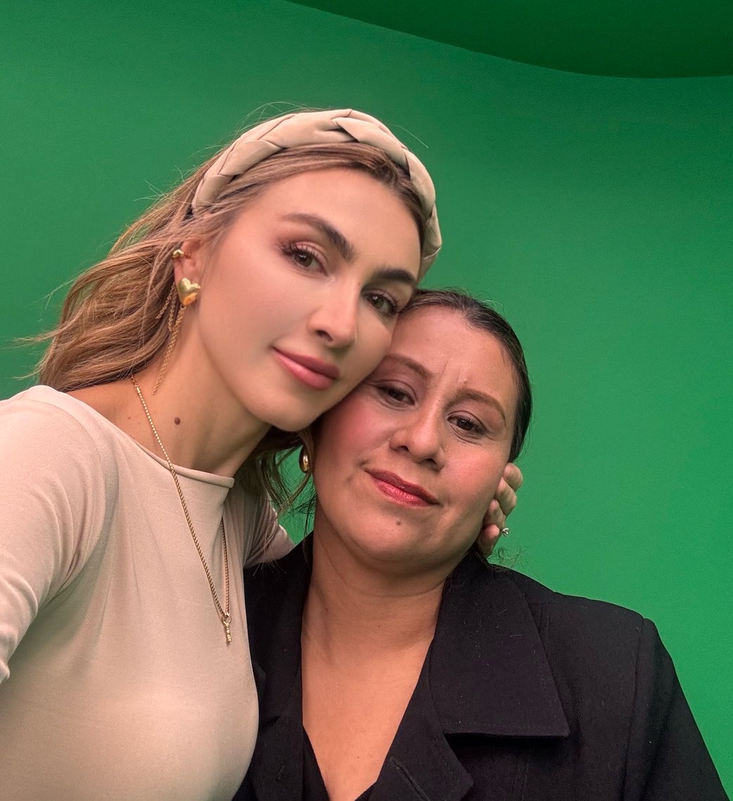 Maryaristizabal's tweet photo. Usted puede evaluar como quiera a la JEP, pero cuando conoce la historia de Deisy Guánaro se convence de que ha hecho poco o nada por las víctimas. Reclutada a los 10 años, violada, esclavizada, torturada, perseguida. Sus victimarios Sandra Ramírez y Pablo Catatumbo, lejos de algo que pueda significar justicia para ella.
Esta noche su historia en @lafm 7:30 pm