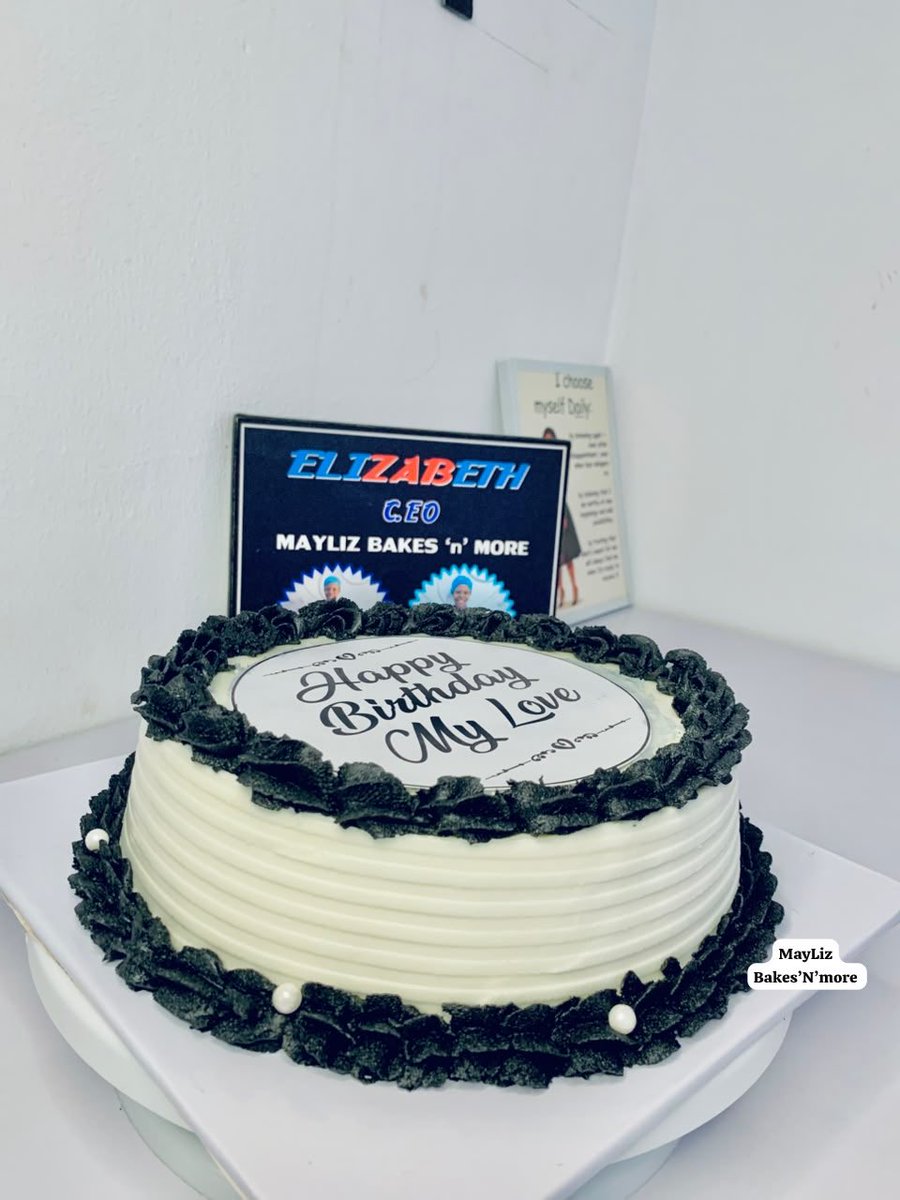 MayLizBakes's tweet photo. Can’t withhold this beauty from y’all!

Black and white is such a blast, and I loveee it! 🤍

Guys! We’re still very much in the business of creating beautiful cakes and mouth-watering pastries.

And please, get familiar with our office address:

📍 Airport Road, Oba ile, Akure. https://t.co/pDZhPlFAtm