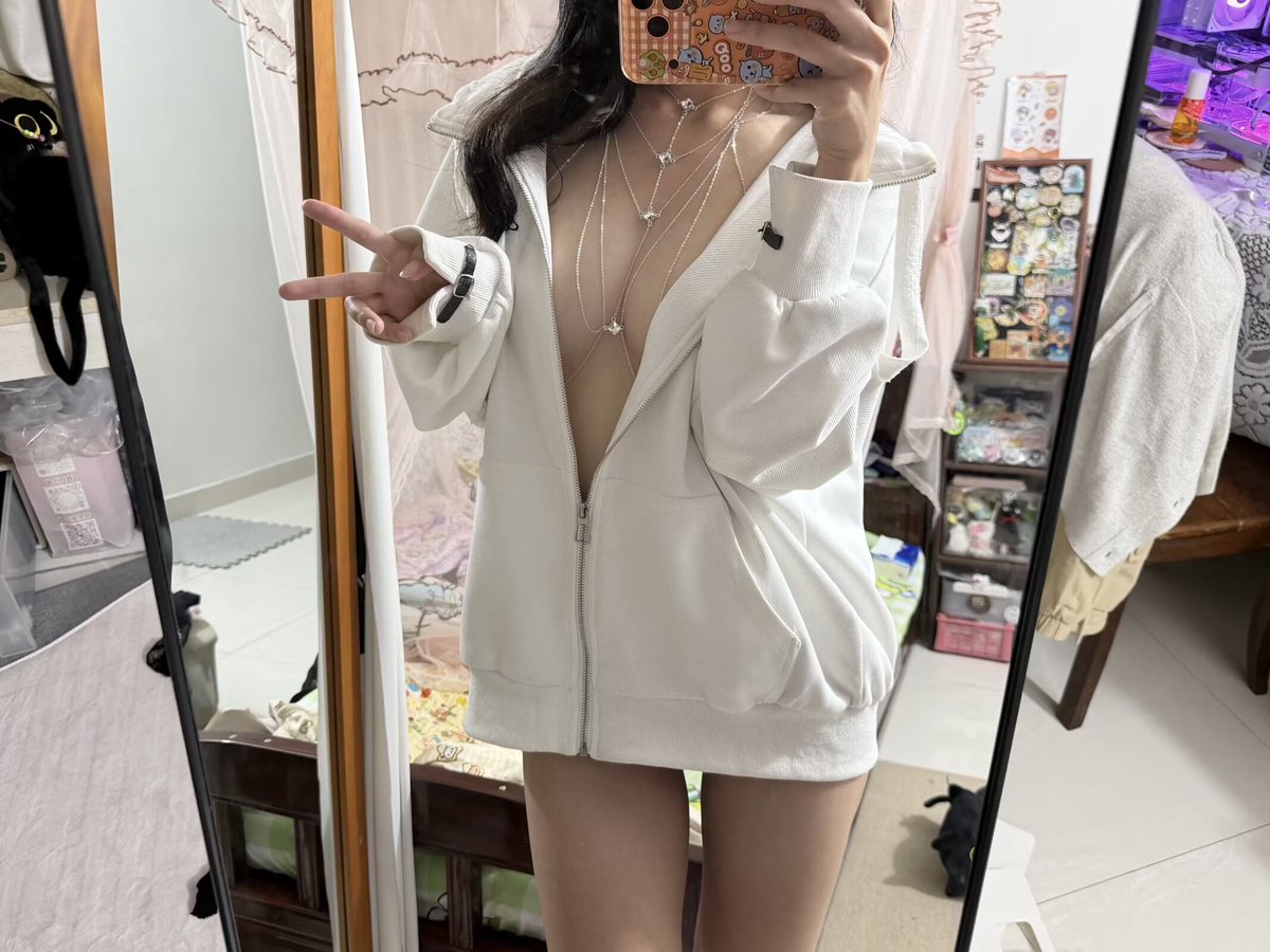 FSamylle's tweet photo. #胸链  都叫我试下胸链 看起来毫无违和感嘞 https://t.co/LSYoZLnbBP