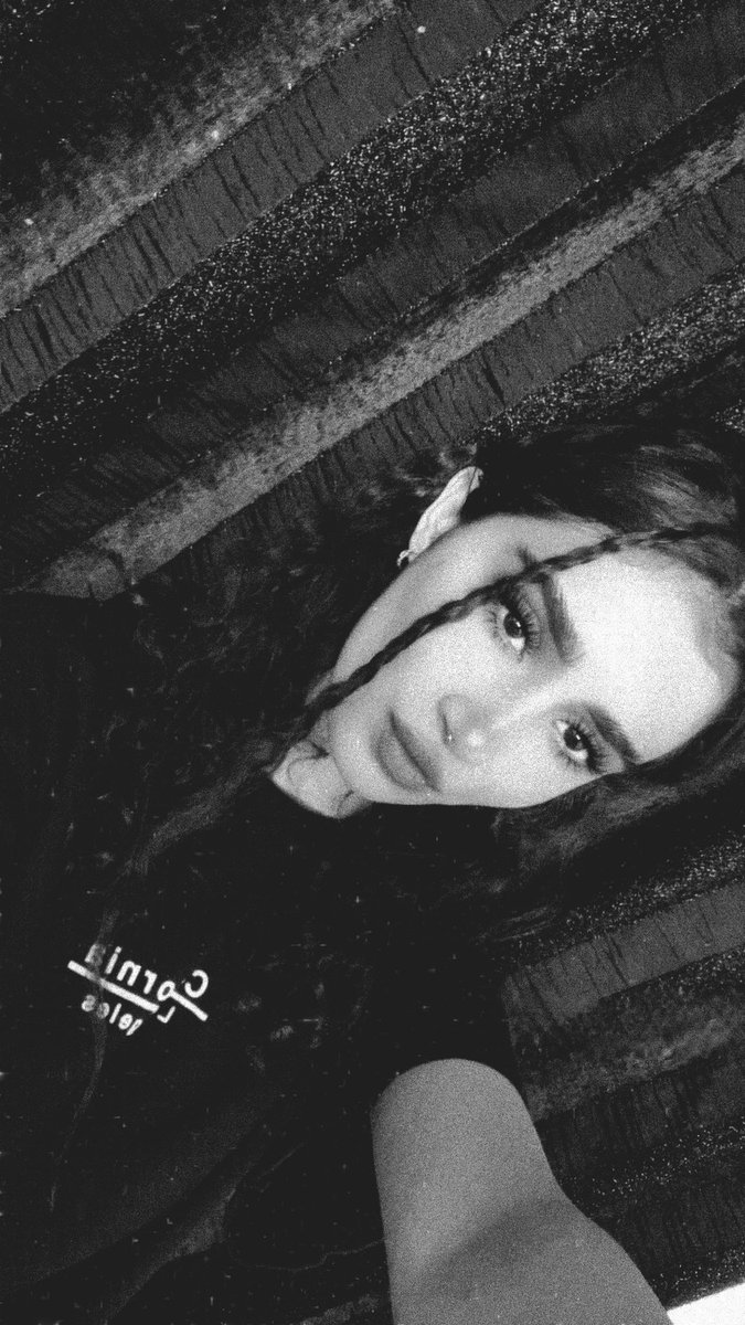tr1ane's tweet photo. بوسو بدید مامی ببینه 🙍🏻‍♀️💋 https://t.co/VYC5Vge2w5