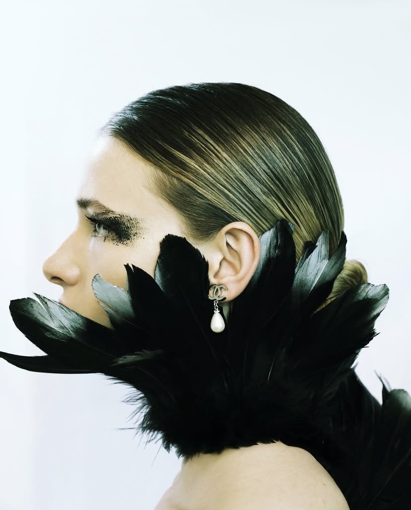 hrstylearchive's tweet photo. “Becoming the Swan” 🦢 Journal x Chanel Beauty https://t.co/LoGeHMhdSn