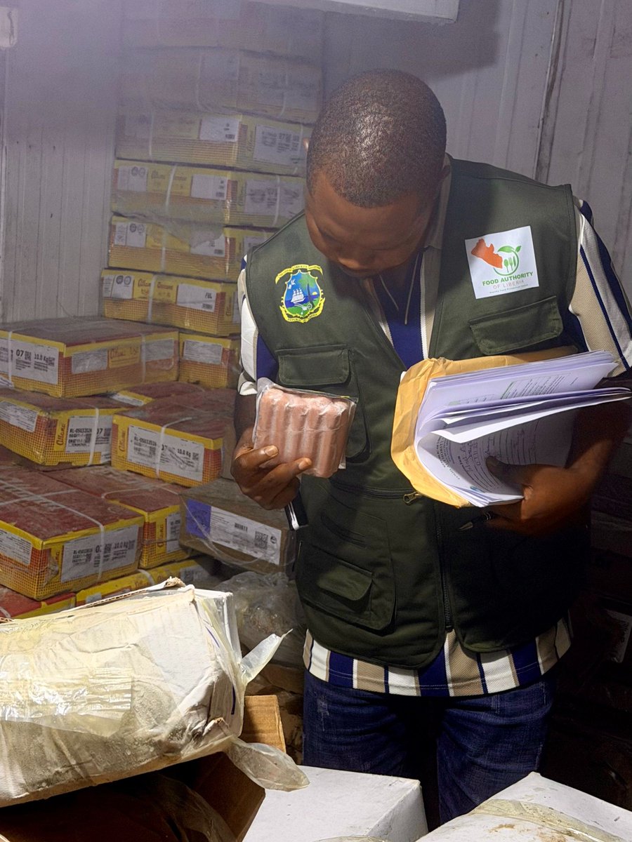 libfoodsafety's tweet photo. The EU-funded #LiFSI joined the Food Authority of Liberia on its county engagement mission to Margibi &amp; Bong. The 15-county tour, facilitated with funding support from the #EU, is helping FAL engage local authorities, markets, &amp; communities to strengthen its #foodsystems #UNIDO https://t.co/Mlj246UigA