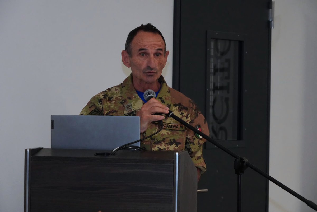 segredifesa's tweet photo. Inaugurati i lavori, seguiti da #GENIODIFE #SEGREDIFESA, alla Caserma #Alpini di Brunico, in sinergia tra @MinisteroDifesa, Provincia Autonoma di #Bolzano e @agenziademanio. Presenti il Segretario Generale della #Difesa, Cons. MATTEI, e il CSM @Esercito, Generale C.A. MASIELLO. https://t.co/aBN4oDBCL2
