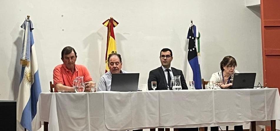 CgEspBahiaBlanc's tweet photo. La semana pasada participamos en el 11° Encuentro Regional de la Federación Regional de Sociedades 🇪🇸 del Sur de 🇦🇷, en General Roca, y visitamos a la Asociación 🇪🇸 de ese municipio del Valle🍎. https://t.co/l9xKECUyHK