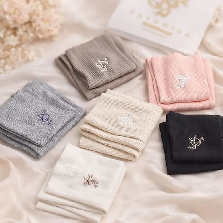 febbyieay's tweet photo. HIJABI MUST HAVE this Premium Seamless Handsock🧕🏻💫 https://t.co/9ExLYLpohY