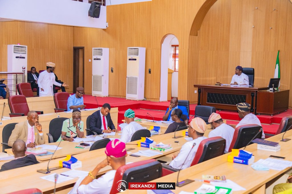 adewumiadeyemii's tweet photo. Today at plenary, the establishment of the Osun State Park Management System was considered.
The security and welfare of the people remain the primary purpose of government.
#LeadershipThatWorks #Irekandu #Obokun https://t.co/3K0edBi2gU