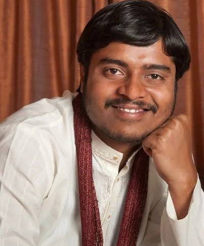Wiwinxx_48's tweet photo. @VanshuKiid He doesn't even look Indian, he has a Latino, Southern European phenotype - only a few have it in India!

99.9% Endian Mehn look nothing like him!

This is how majority Indian guys look, https://t.co/5grNEWvzPG