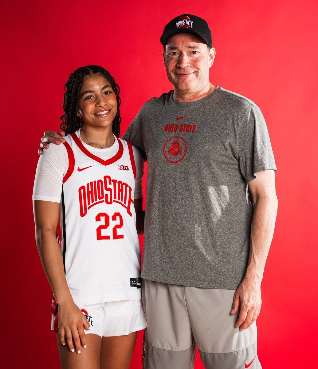 EJayArrow's tweet photo. 4⭐️ recruit Kenna Hunt (ranked #55 in the Class of 2028) on her [unofficial] visit to Ohio State 🌰 https://t.co/m9pkiQDhjV