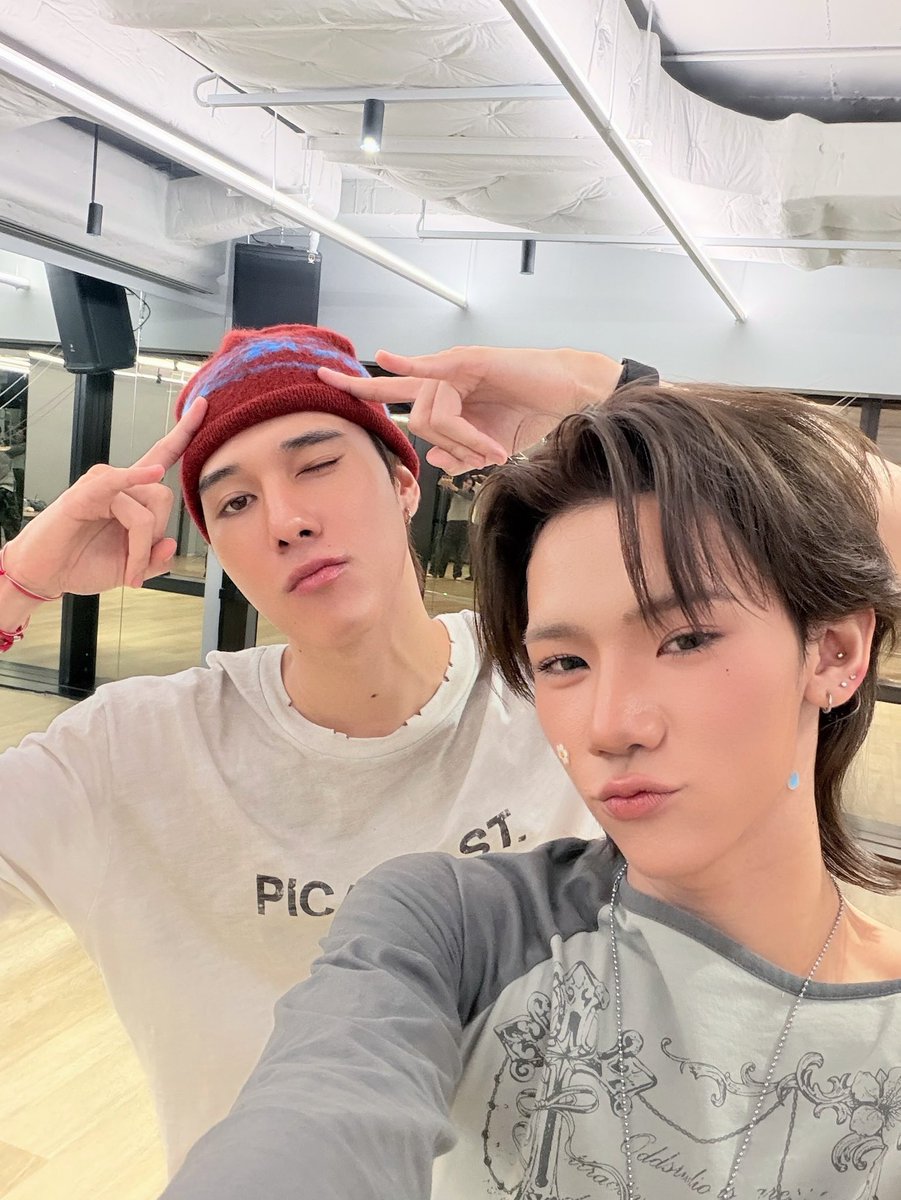 isknnu's tweet photo. หึงครับ https://t.co/QLuiag34u7
