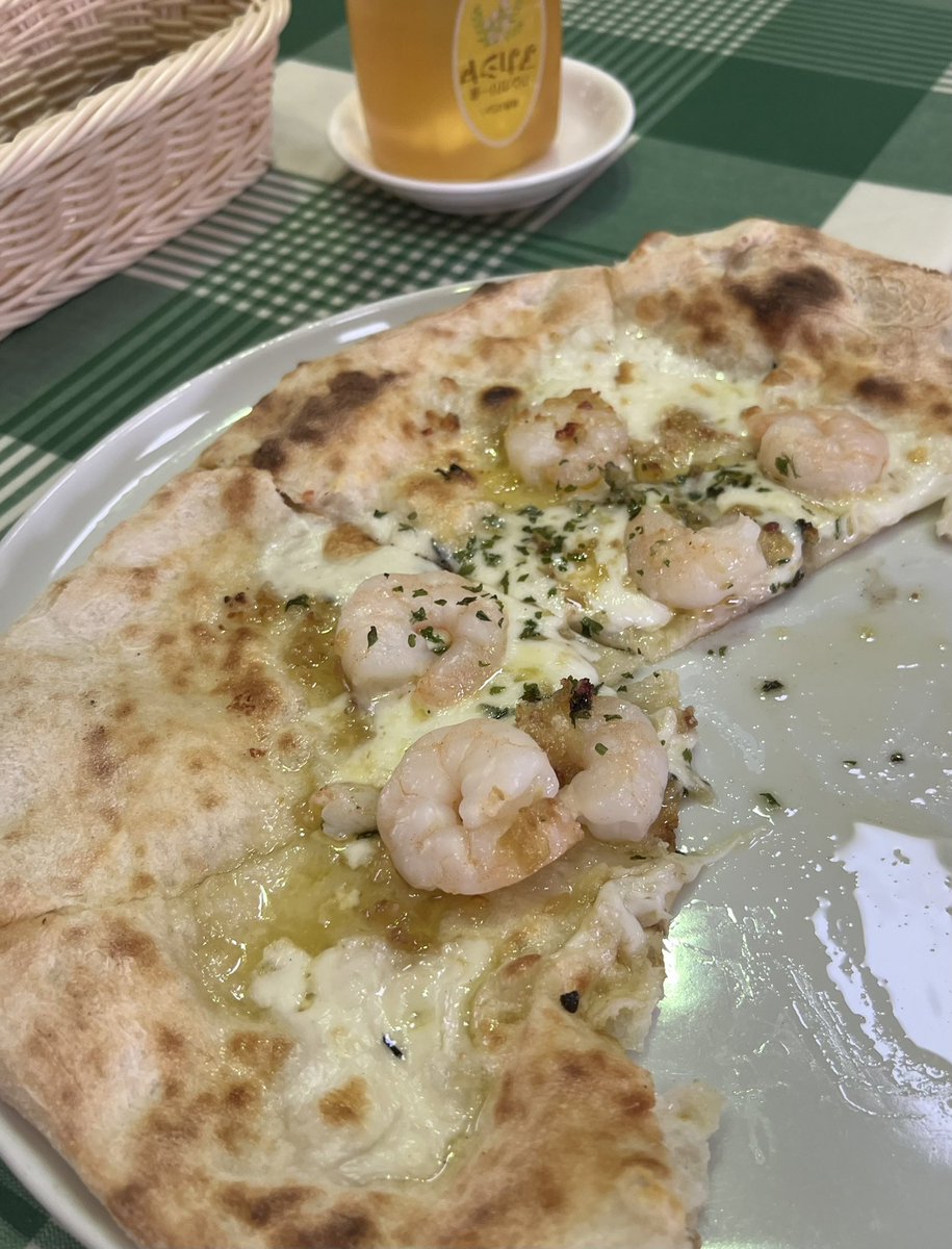 mdjapansika's tweet photo. 土日秋田に、壮行式も見てきました。
今日は、🍯屋でランチ😋
🍝も食べたけど、写真撮るの忘れた、🍕も途中で気づいて📸
🤤

#山のはちみつ屋 https://t.co/IsYOl1yPSQ