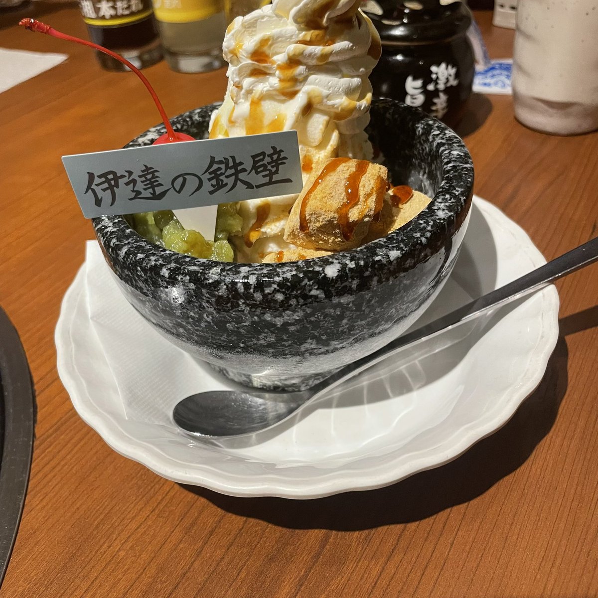 snowmagic0521's tweet photo. やまなか家に行ってきたー
トマト冷麺、個人的にめちゃくちゃ美味いと思っている
お会計は娘と2人で6000円弱…特典シールは推しが出たらしいので良かったが母のお財布は軽くなったよ https://t.co/rzXuxi3w4U