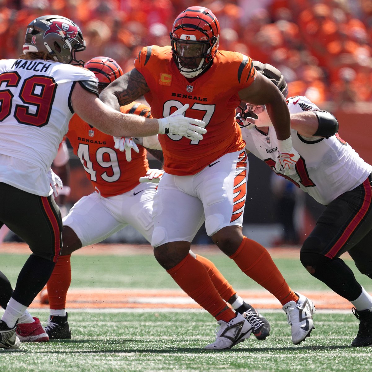 PFF's tweet photo. Bengals defensive stuff rate* over last five seasons

2022        19th (20.1%)
2023        32nd (16.3%)
2024        21st (19.6%)
2025        32nd (14.8%)
2026          2nd (32.3%)

*opp. rushes resulting in TFL or no gain https://t.co/XUvga535zK