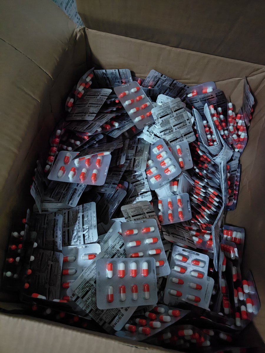 mTQtZIetsS67719's tweet photo. #普瑞巴林 #prbl #pr80 #普瑞 #Pregabalin #プレガベリン #프레가발린 #愈美 #愈美片 #玉米
我的正缘老婆小时候被他爸拿纸包起来扔掉了我好伤心决定再撸一管万一我的下一个正缘就在里面呢 https://t.co/82OqqlrOuW