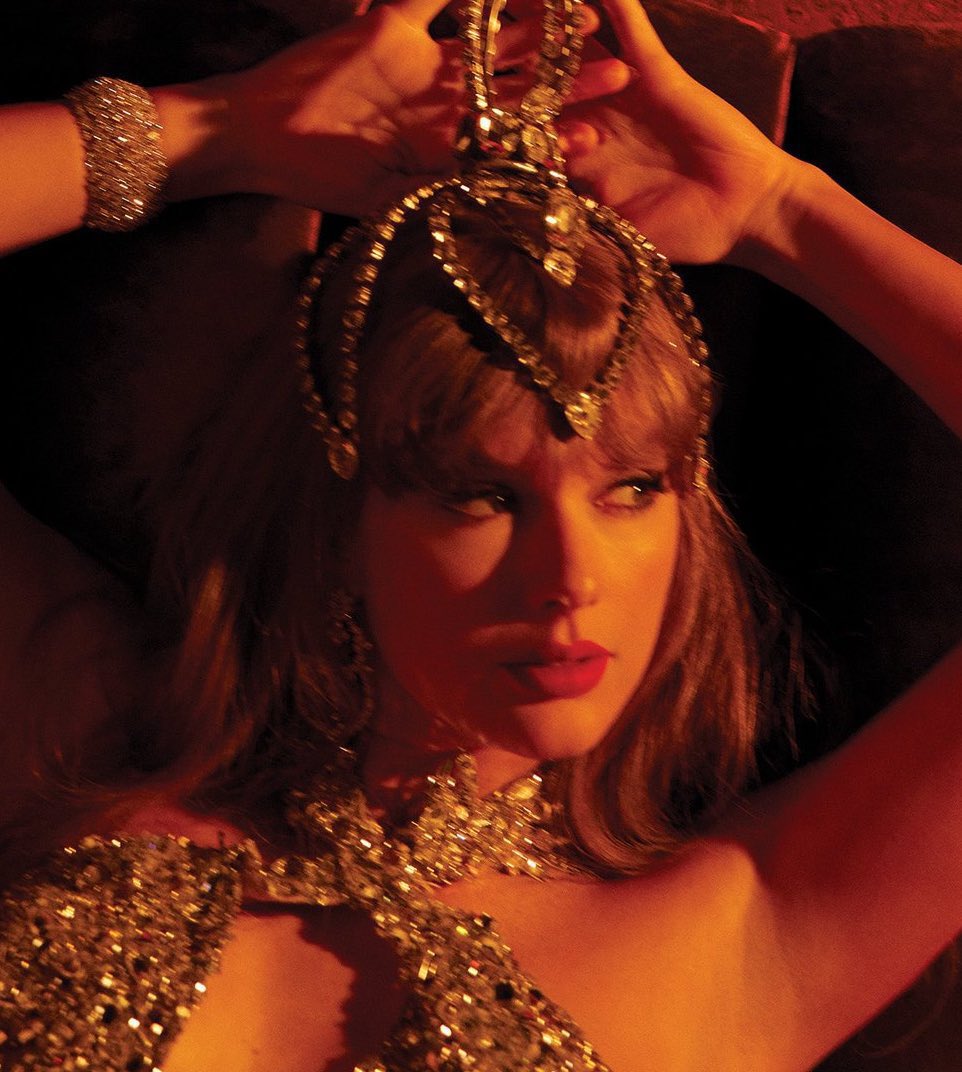 PopBase's tweet photo. A third page has been added underneath Taylor Swift’s masters letter on her website. https://t.co/8J0QsKnobk