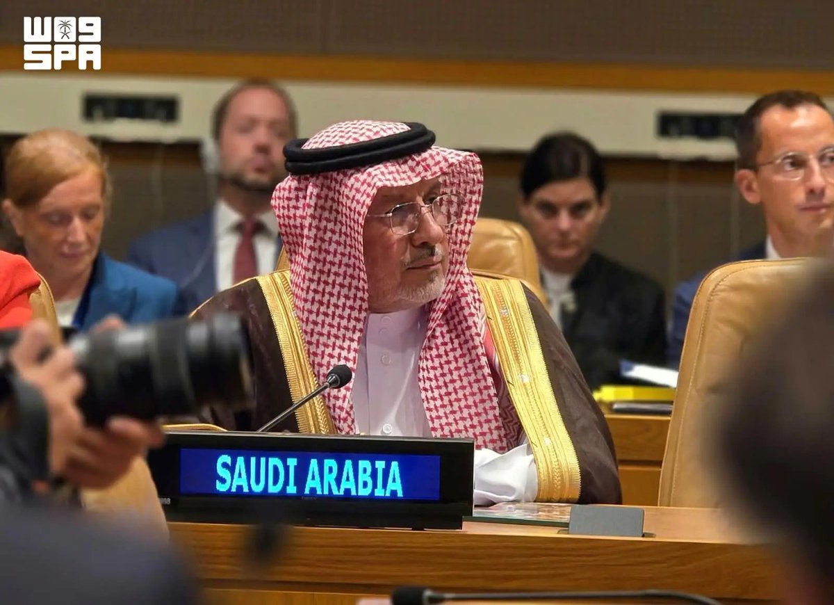 SPAregions's tweet photo. الدكتور الربيعة: الدبلوماسية الإنسانية تشكل جسرًا يربط بين المبادئ وال��طبيق واحترام القانون الدولي الإنساني وحماية المدنيين.
https://t.co/48ldAfW6eG
#واس https://t.co/CnirQsOT94