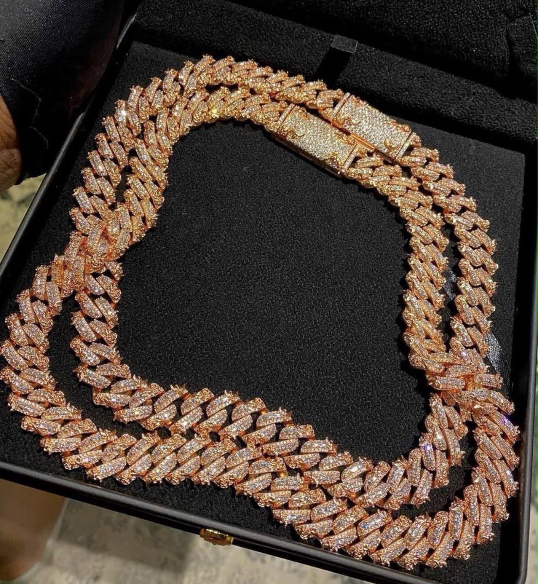 swagtemple400's tweet photo. swag chain available https://t.co/6mcbiYCX2Z