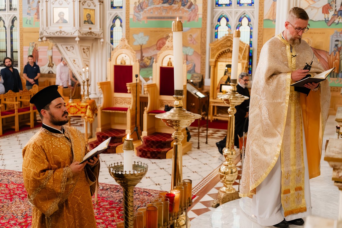 stvlads's tweet photo. On Sunday seminarian Dn. John Whiteside was ordained to the Priesthood at St. Nicholas Antiochian Orthodox Cathedral in Brooklyn. There, fellow seminarian Christopher Stokich was ordained to the Diaconate the same day.  

May God grant Fr. John &amp; Dn. Christopher many years! https://t.co/vlS4CVAtRc