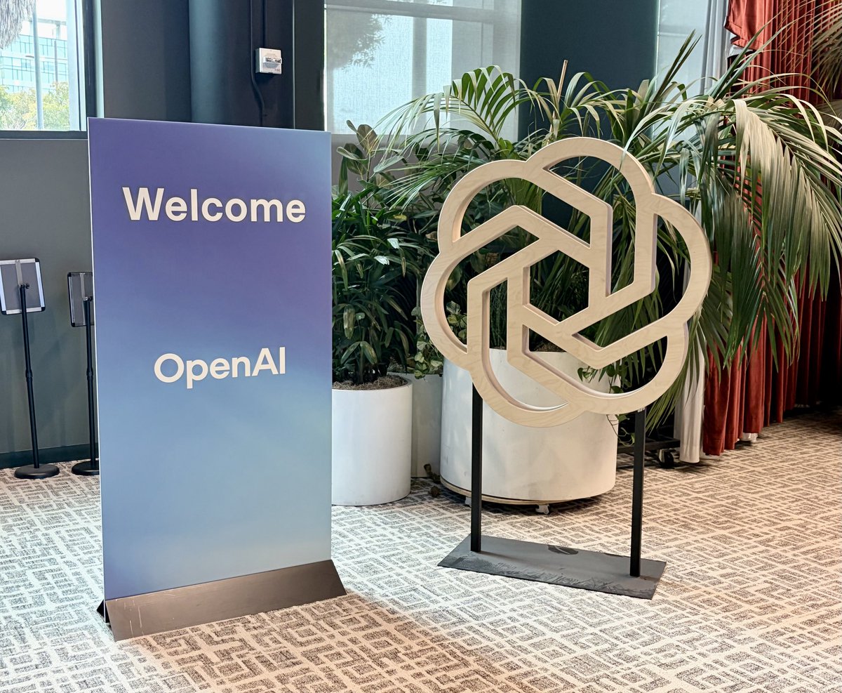 neogoose_btw's tweet photo. Career update: not anymore. 

I have joined OpenAI and I am starting my journey of working on Chatgpt and Codex core harness. Extremely excited and thrilled to start locking in!

My personal goal: make codex feel as fast and efficient as possible/reasonable. https://t.co/4SFxswG9Uq