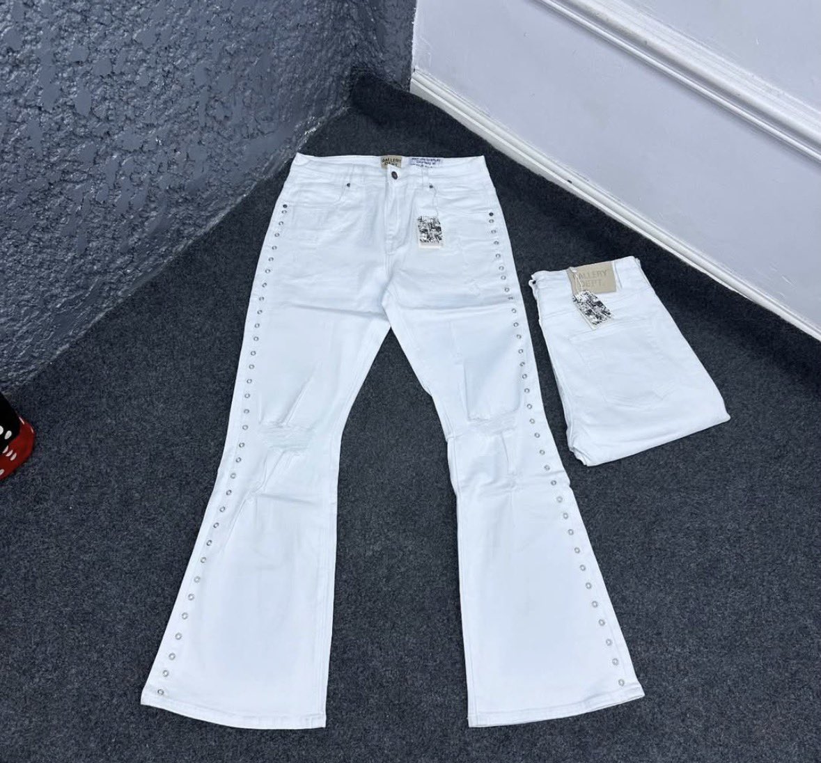 swagtemple400's tweet photo. White pant available https://t.co/ONYBuWQ9eG