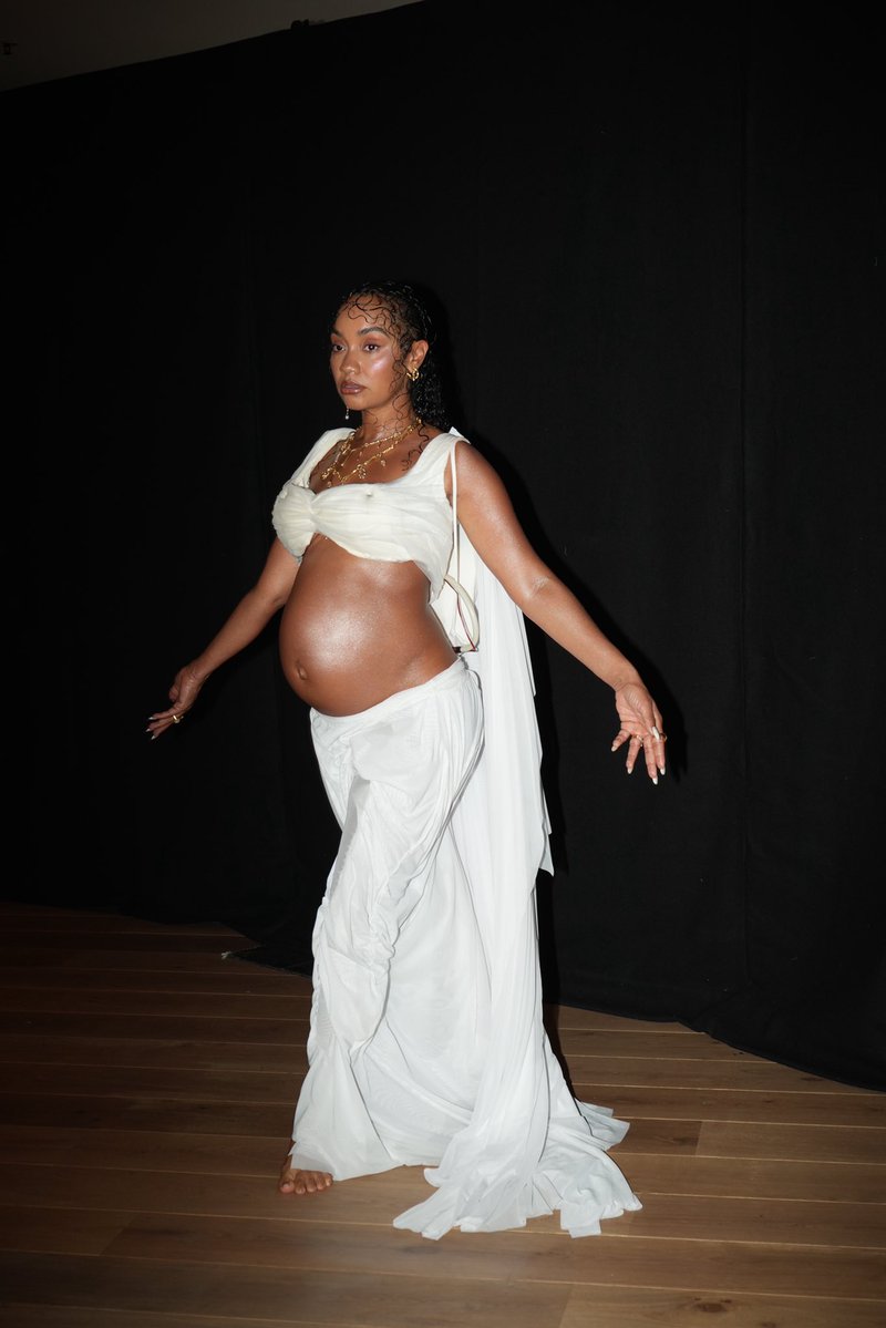 LeighAnneMusic's tweet photo. My first ever fashion show and I did it pregnant. 🥹
@dipetsa made my changing body the centre of the story, not something to hide.
I felt powerful. Free. Completely, unapologetically WOMAN. 💚
So grateful for this unforgettable moment. 🤍🥹💚 https://t.co/dWP6ReH0vK