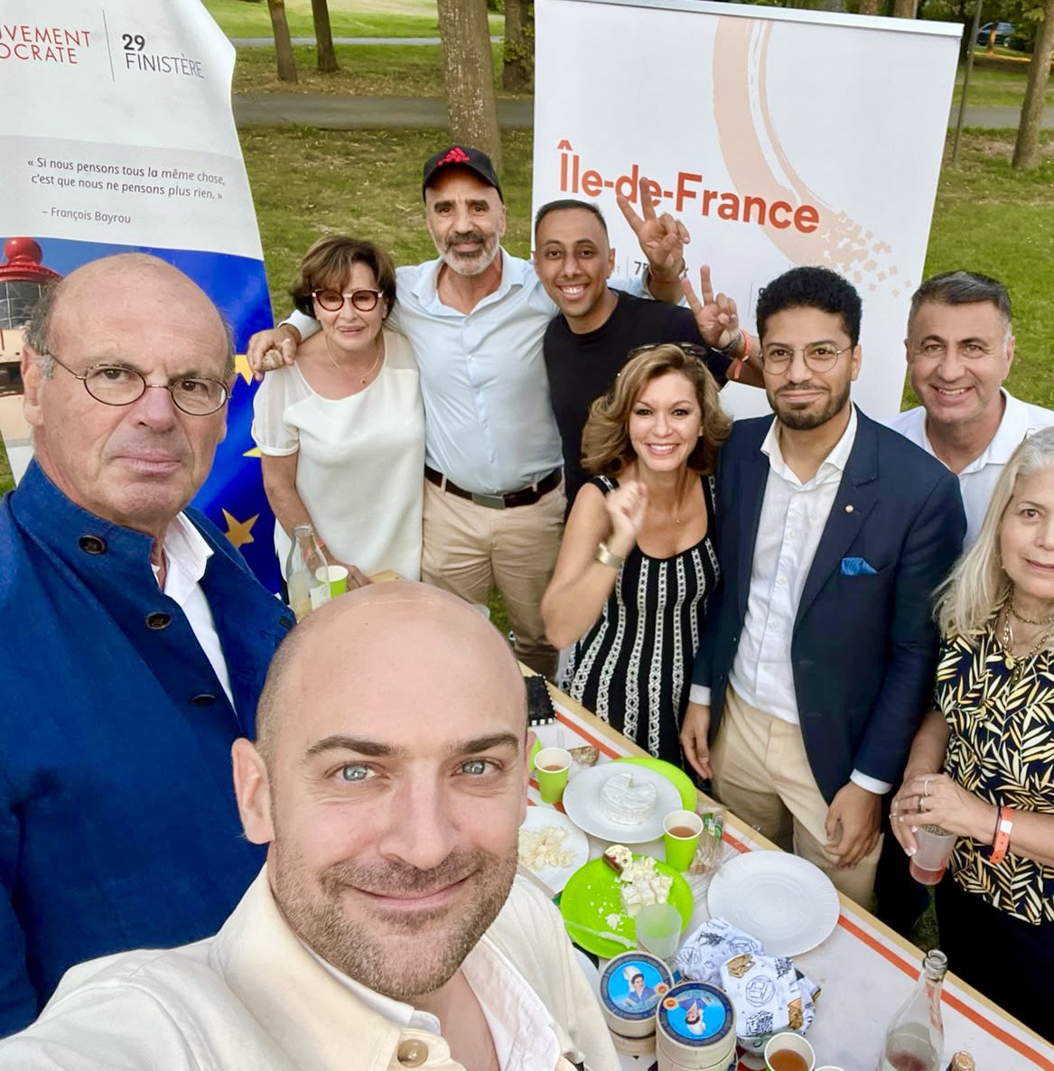 NaoualGuery's tweet photo. Plus qu’une #Université de #rentrée, une #famille qui se retrouve.

Trois jours à L’Isle-sur-la-Sorgue pour débattre, réfléchir, confronter nos idées, mais aussi retrouver les #amis, les #militants et les #élus avec lesquels nous partageons depuis tant d’années cette aventure démocrate.

C’est aussi cela, l’Université de rentrée du @MoDem : de la chaleur, de la #convivialité, des retrouvailles et cette volonté intacte de continuer à #construire ensemble.

Dans une période politique où notre pays est traversé par tant de fractures, je retiens particulièrement cet appel au #rassemblement et à la #fraternité.

@bayrou nous a rappelé que le #rassemblement ne pouvait pas être seulement un mot, mais devait se traduire dans nos #actes, avec cette fraternité qui constitue l’une des promesses essentielles de notre #République.

@MFesneau a, lui aussi, appelé notre famille politique à mettre toute son énergie au service du collectif, à bâtir les rassemblements nécessaires et à rester ouverte à toutes celles et ceux qui cherchent un chemin démocrate, humaniste et responsable.

Et comment ne pas évoquer @jnbarrot , dont l’intervention sur la « brutalisation du monde » et la nécessité, plus que jamais, d’une #Europe forte et #unie a été l’un des temps forts de cette Université. Dans un contexte international profondément bouleversé, son intervention nous rappelle aussi combien l’Europe doit être capable de défendre ses #valeurs, ses intérêts et son destin.

Se #retrouver, se parler, #écouter, #débattre et rassembler.

Merci à toute notre famille démocrate pour ces trois journées et pour tous ces beaux moments partagés. 🧡

#URMoDem #MoDem #Démocrates #Rassemblement #Fraternité #Engagement