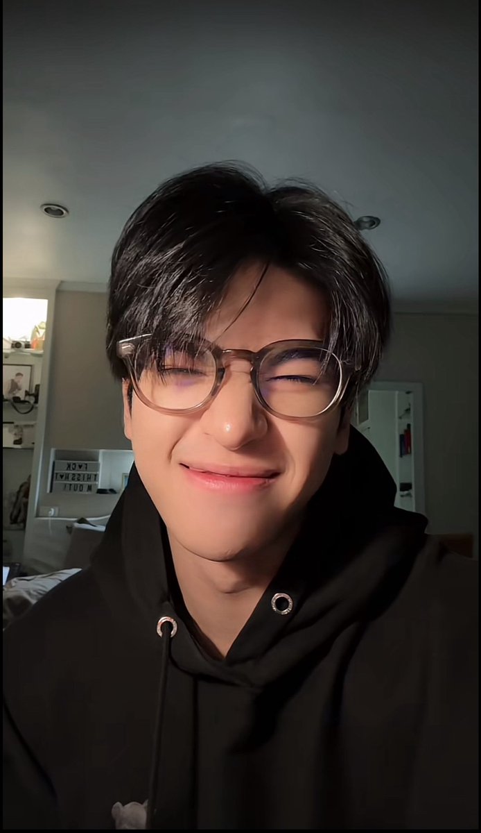 milkdy10's tweet photo. คลิปนี้ดูมา2วันละไม่จบสักที พี่ดู2000วิวละคนเดียว https://t.co/fzXAiXovWr