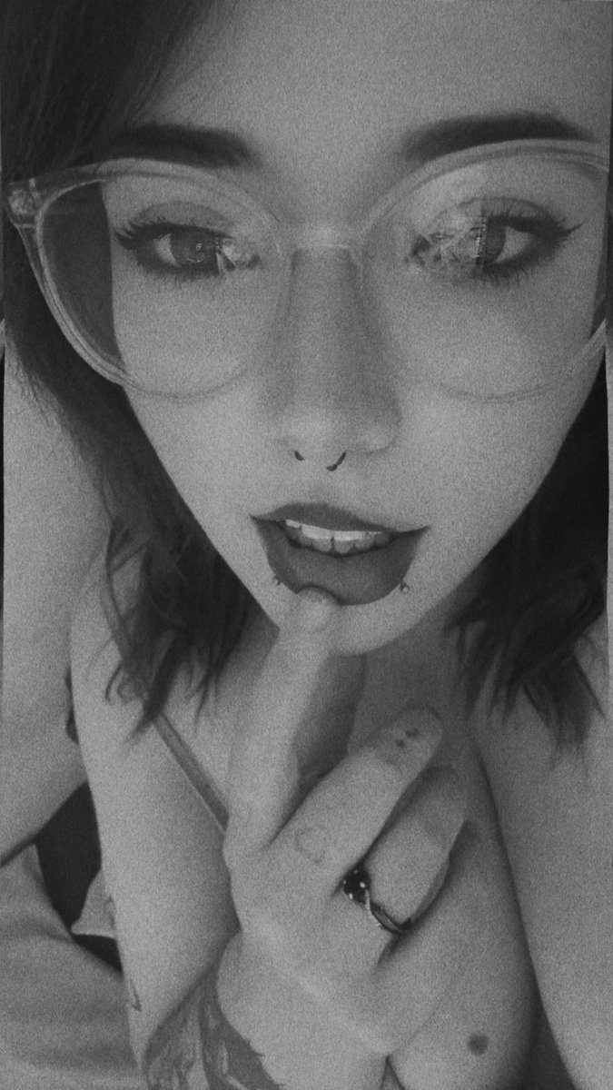 Shelbsfxcku's tweet photo. You can tell exactly what I’m thinking about…😈🥵 https://t.co/aJKQD65o3w