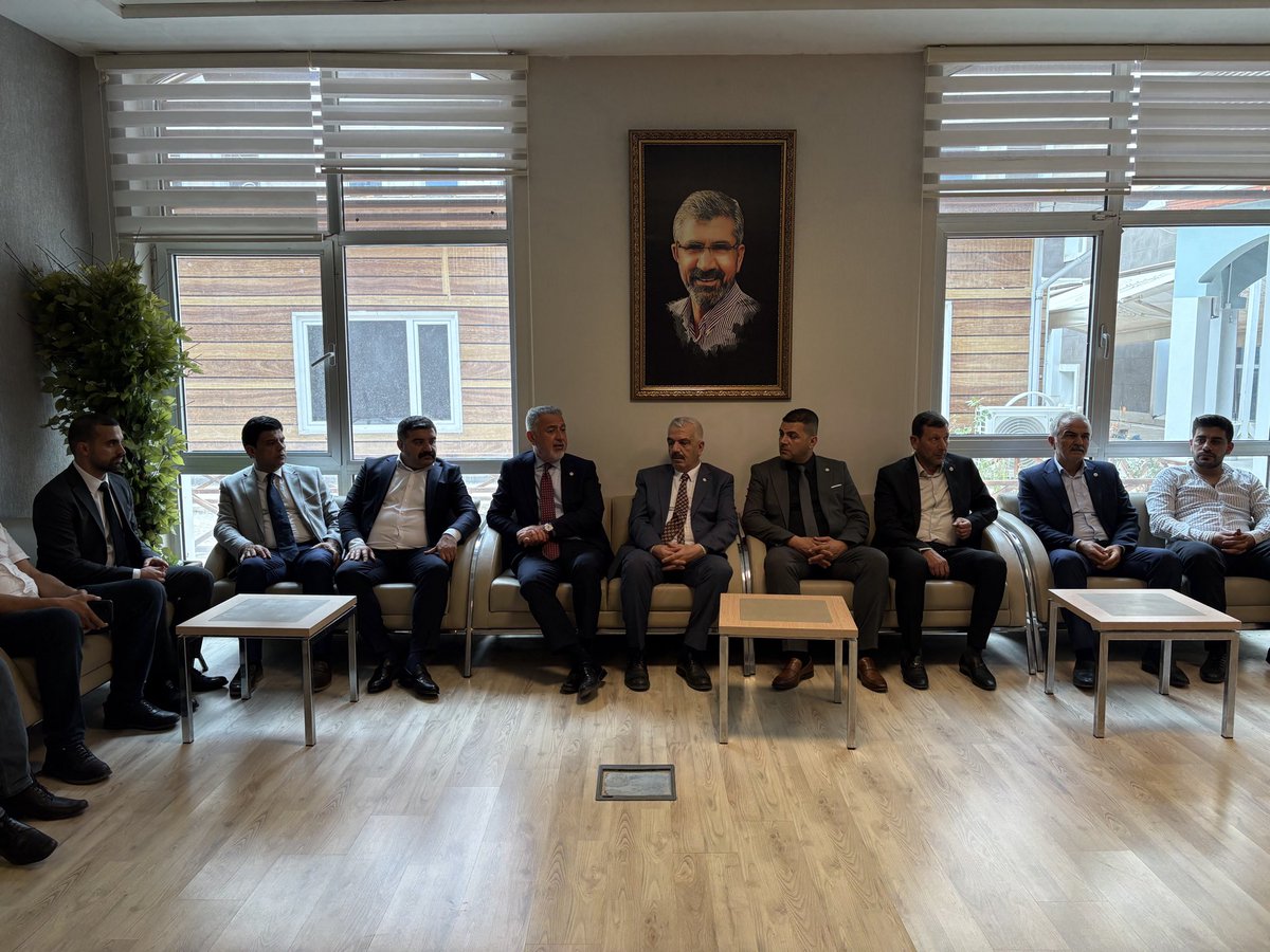 AdnanTuysuzz's tweet photo. Siverek Baro Temsilciliğini ziyaret ettik. Misafirperverlikleri ve samimi sohbetleri için teşekkür ediyoruz. Hukukun ve adaletin yanında, ortak akılla çalışmaya devam edeceğiz.

#YeniParti #Siverek #Hukuk #Adalet https://t.co/tjLCOo5q2t